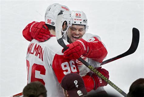 Walman scores in overtime as surging Red Wings beat Canadiens 5-4